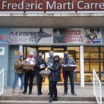 Les voluntàries d’Oncolliga cusen 800 mascaretes pels alumnes de l’institut Frederic Martí Carreras de Palafrugell