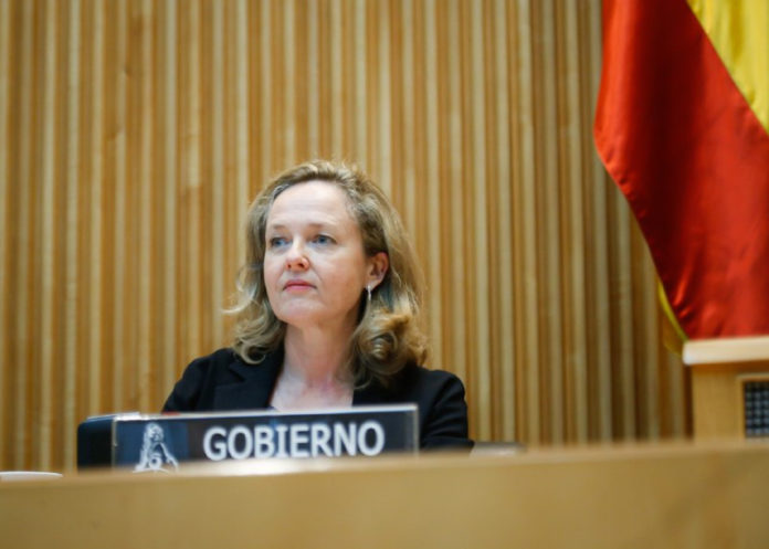 Vicepresidenta tercera i ministra d'Afers Econòmics, Nadia Calviño, a la Comissió per a la Reconstrucció del Congrés el 28 de maig del 2020 | Imatge de l'ACN Ministra d'Economia, Nadia Calviño, que participarà a les trobades d'economia de S'Agaró a Barcelona