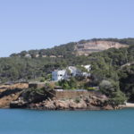 El govern impedeix construir 15.000 habitatges a la Costa Brava Pla general de les obres a la pedrera de s'Antiga, a Begur.