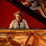 El Festival de Torroella presenta una exposició recordant els 40 anys Concert Elisabeth Leonskaja, piano. Obra de L. Van Beethoven: Sonata núm. 17, Op. 2 'La tempesta'. - © Carlota Carlota · Festival de Torroella 2013