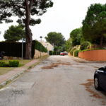 privat:-l’ajuntament-actua-en-l’asfalt-de-diversos-sectors-de-les-penyes,-molt-afectats-per-les-arrels