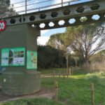 Cruïlles posa tanques i panells informatius a la llera del Daró per evitar el pas de vehicles