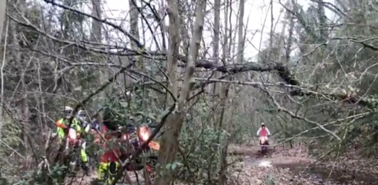 Motoristes a la Vall d'Aro | Imatge del vídeo de Rosa Matasanz