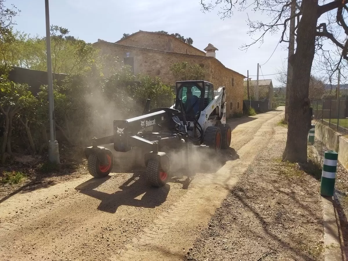 privat:-obres-de-manteniment-de-camins-municipals