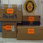 privat:-la-policia-de-palafrugell-interve-4-caixes-amb-prop-d’un-centenar-de-productes-caducats-d’un-supermercat