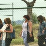 Dolors Bassa surt de la presó del Puig de les Basses