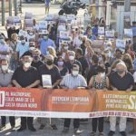 Dues-centes persones es concentren a l’Estartit contra el parc Tramuntana Concentració contra Parc Tramuntana