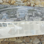Pals instal·la nous plafons informatius als punts d’interès cultural plafons pals