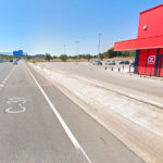 Moren un jove de 20 anys i una noia de 19 després de sortir de la C-31 amb la moto a Palamós i impactar contra una camió