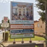 privat:-un-quadre-del-pintor-mascort-torna-a-illustrar-una-de-les-cartelleres-de-benvinguda-a-torroella-de-montgri