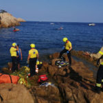 Rescaten una noia ferida greu a Sant Feliu de Guíxols Rescat d'una noia a Sant Feliu - Imatge dels Bombers