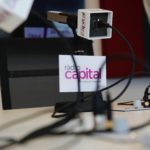 Ràdio Capital inicia una nova temporada amb moltes novetats Micròfon Ràdio Capital estudi. Fotografia: Joel Codina
