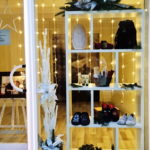 privat:-inauguracio-de-la-campanya-aparadora’m,-que-ha-condicionat-aparadors-buits-per-dinamitzar-el-carrer-de-la-rutlla