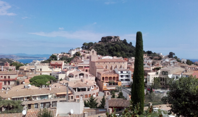 privat:-l’ajuntament-obre-una-linia-de-subvencions-per-a-la-restauracio-i-embelliment-de-facanes-dels-nuclis-antics-de-begur-i-esclanya begur
