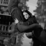 privat:-coldplay-i-selena-gomez-s’uneixen-en-el-video-de-‘let-somebody-go’