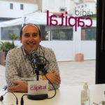 Lluís Puig, alcalde de Palamós, somriu als estudis de Ràdio Capital