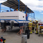 Dos intoxicats mentre feien tasques de manteniment a la bodega d’un vaixell al port de Palamós Bombers i SEM evacuant els dos intoxicats a la bodega d'un vaixell a la marina seca del port del Palamós Data de publicació: diumenge 06 de març del 2022, 18:14 Localització: Palamós Autor: Bombers de la Generalitat