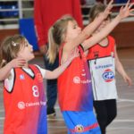 privat:-mes-de-70-participants-de-6-escoles-de-basquet-gaudeixen-de-l’esport-a-begur