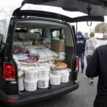 Els primers refugiats ucraïnesos arriben al Baix Empordà Refugiats. Una de les furgonetes del comboi que ha sortit de Girona, carregada Data de publicació: dijous 10 de març del 2022, 10:23 Localització: Girona Autor: Marina López