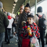 Càritas Girona recull més de 86.000 euros per als refugiats d’Ucraïna Refugiats ucraïnesos a l'estació de Przemysl Data de publicació: dimecres 16 de març del 2022, 14:23 Localització: Girona Autor: Cedida a l'ACN per Càritas - empadronament