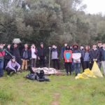 Alumnes de l’Institut de Palamós realitzen una actuació de recollida de residus en espais naturals del municipi