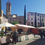 La Fira Mercat al Carrer de l’1 de maig a la Bisbal arriba amb més d’un centenar de parades i moltes activitats Fira Mercat al Carrer