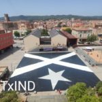 Despleguen l’estelada negra “més gran dels Països Catalans” a Palafrugell