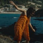 Sa Riera protagonitza el videoclip de ‘Catalonia’ de Vance Joy La platja de Sa Riera al videoclip de Vance Joy