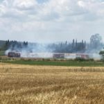 Diverses dotacions dels Bombers treballen per apagar un incendi als masos de Pals