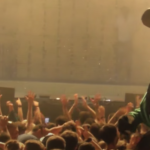 (VÍDEO) La geganta Rigoberta balla ‘Ay Mamá’ durant el concert de Rigoberta Bandini