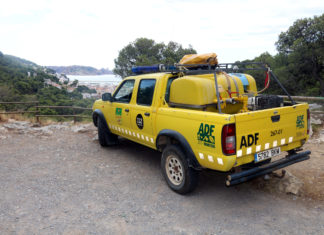 L’ADF Montgrí destina més de 23.000 euros a actuacions de prevenció d’incendis al massís Un vehicle d'ADF i al fons, l'Estartit; aquest és un dels accessos al parc natural del Montgrí que s'ha tancat arran de l'elevat risc d'incendi Data de publicació: dijous 07 de juliol del 2022, 13:08 Localització: L'Estartit Autor: Xavier Pi