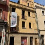 L’Ajuntament de Sant Feliu de Guíxols vol desnonar La Surera, un bloc ocupat pel jovent del poble Edifici ocupat de la Surera a Sant Feliu de Guíxols - Imatge cedida pel Sindicat d'Habitatge Guíxols