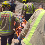 Els Bombers rescaten una dona a Sant Feliu Sant Feliu dona rescatada Bombers