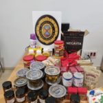 La Policia Local de Platja d’Aro intervé una botiga que venia productes caducats Productes caducats en una botiga de Platja d'Aro - Imatge de la Policia Local