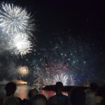 privat:-l’ajuntament-de-sant-feliu-posa-autocars-gratuits-per-veure-els-focs-artificials-de-festa-major