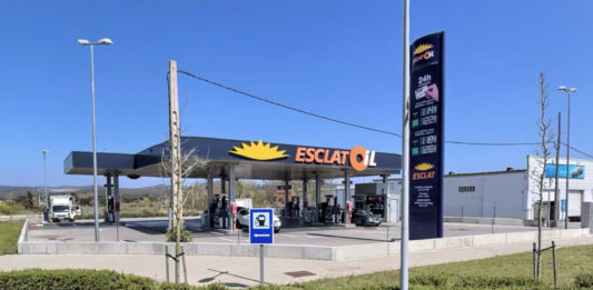 La benzinera d'EsclatOil a Palafrugell