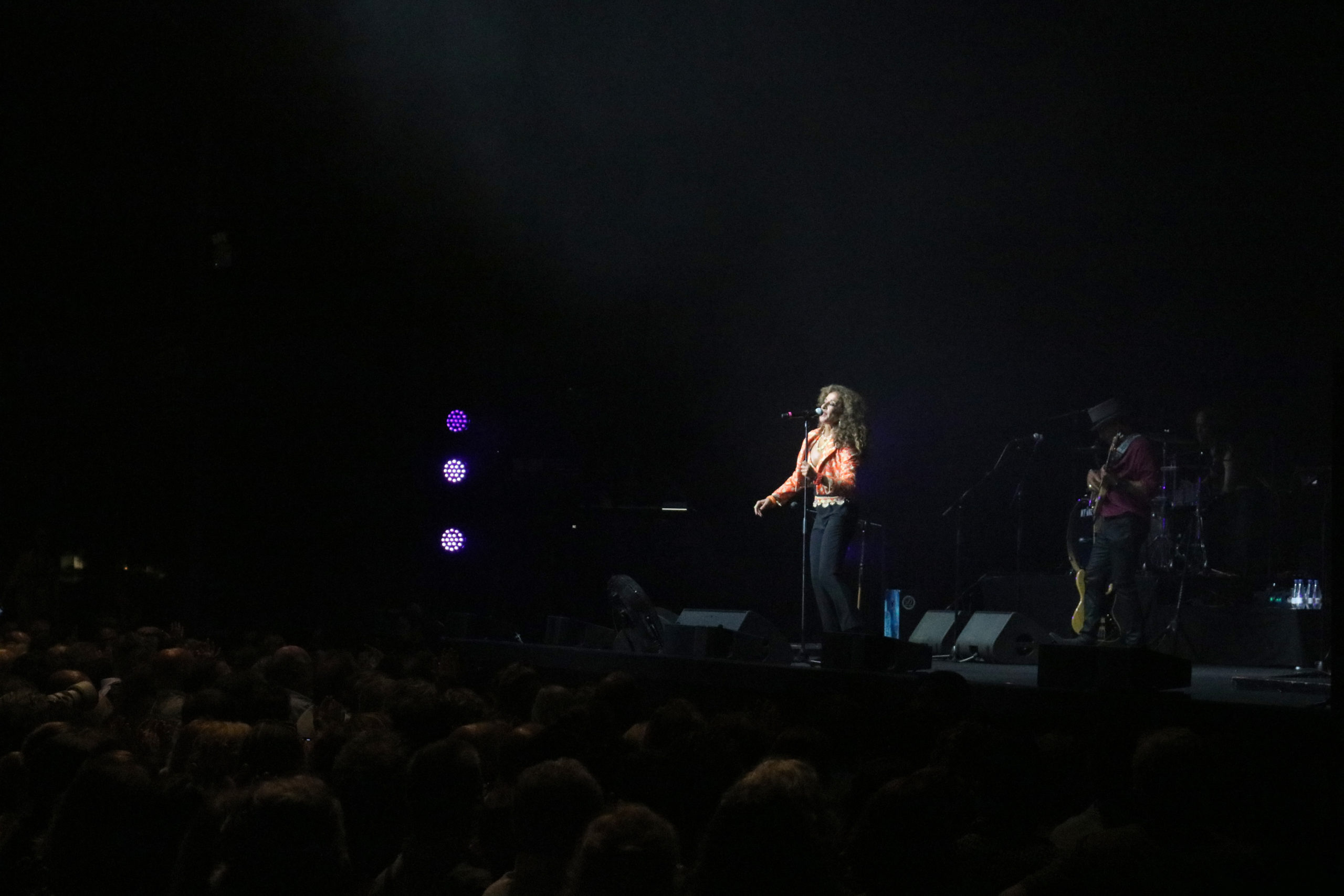 La cantant Rosario Flores durant la seva actuació a Cap Roig el 3 d'agost del 2022 - Imatge de Gerard Escaich Folch
