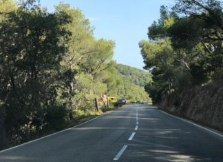 Cap mort a les carreteres gironines durant els dos primers mesos de l’any El lloc de l'accident a la carretera de Begur en direcció a Sa Tuna - Foto: Gerard Escaich