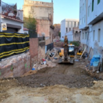 Segueixen les obres a la riera del Monestir a Sant Feliu