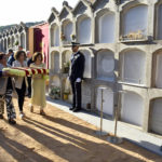 L’ofrena floral a la tomba de Josep Irla enceta els actes de la Diada a Sant Feliu de Guíxols