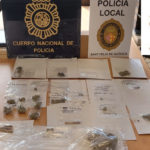 Un operatiu policial amb registres a diversos bars de Sant Feliu de Guíxols acaba amb 11 denúncies per consum de droga