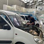 Una empresa de substitució de vidres parabrisa repara 650 vehicles a la Bisbal després de la pedregada de dimarts