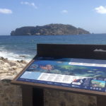 Instal·len nova senyalització per posar en valor els paisatges litorals i el patrimoni pesquer de l’Estartit senyalització estartit