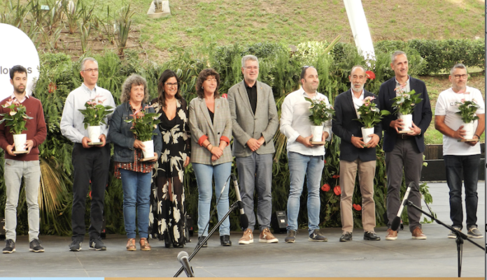 privat:-l’estartit-mante-la-distincio-de-les-2-flors-d’honor-de-viles-florides