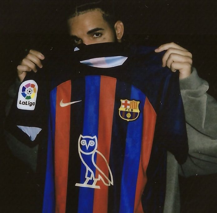 l’emblema-de-drake,-a-la-samarreta-del-barca