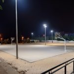 Finalitzen les tasques de substitució de la il·luminació de la zona esportiva de la plaça Onze de març Plaça Onze de Març Palafrugell Enllumenat