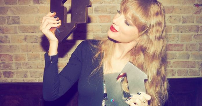 taylor-swift-deixa-a-arctic-monkeys-per-primer-cop-sense-numero-1-al-regne-unit