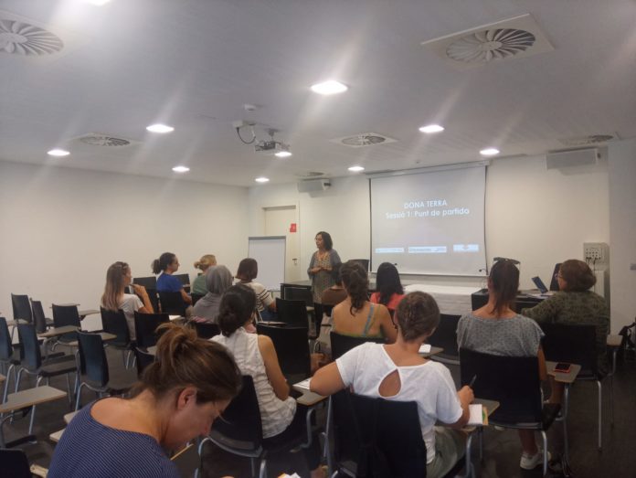 Una de les sessions de grup del projecte 'Baix Emporda, Dones i Terra' sobre l'empoderament femení en el sector agroalimentari Data de publicació: dimecres 05 d’octubre del 2022, 10:49 Localització: Cruïlles Autor: Imatge cedida a l'ACN pel Consell Comarcal del Baix Empordà