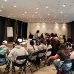 Més de 40 persones migrades assisteixen a les jornades de coneixement de la societat catalana que s’organitzen a Palamós