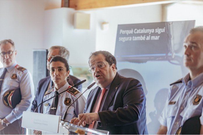 DEP. INTERIOR / El conseller Elena destaca les més de 2.500 hores de patrullatge que la unitat marítima dels Mossos d’Esquadra ha fet aquest estiu